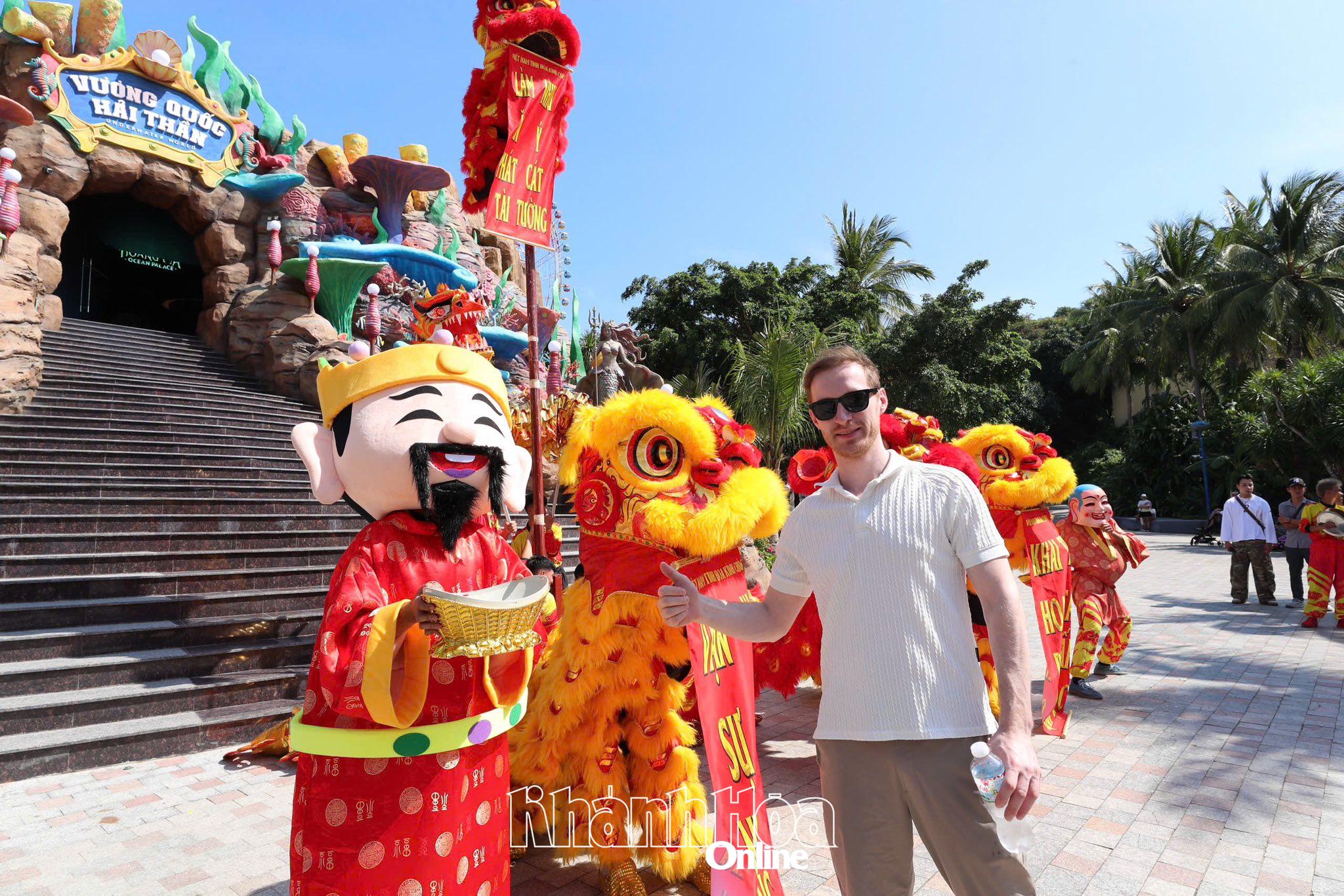 Atmosfera sărbătorilor de Tet este deja vibrantă la VinWonders Nha Trang.