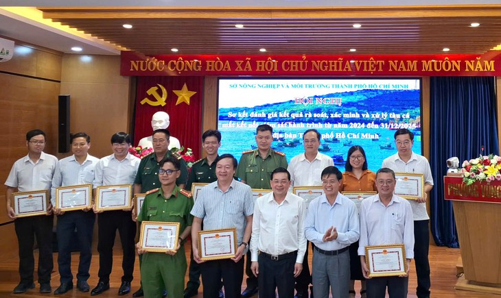 khai thác thủy sản bất hợp pháp - Ảnh 1.