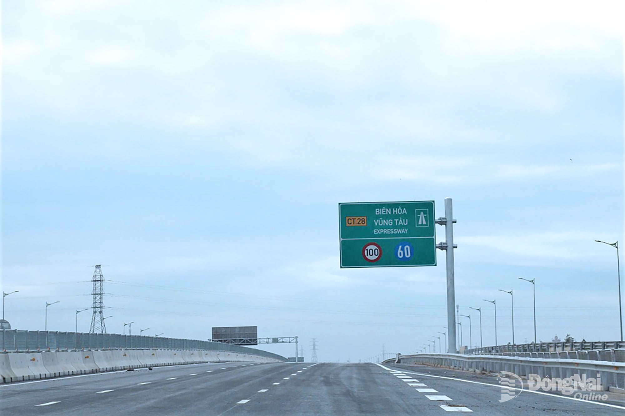 Plus de 35 km de la section principale de l'autoroute Bien Hoa - Vung Tau seront temporairement fermés avant le Nouvel An lunaire 2026. Photo : Pham Tung