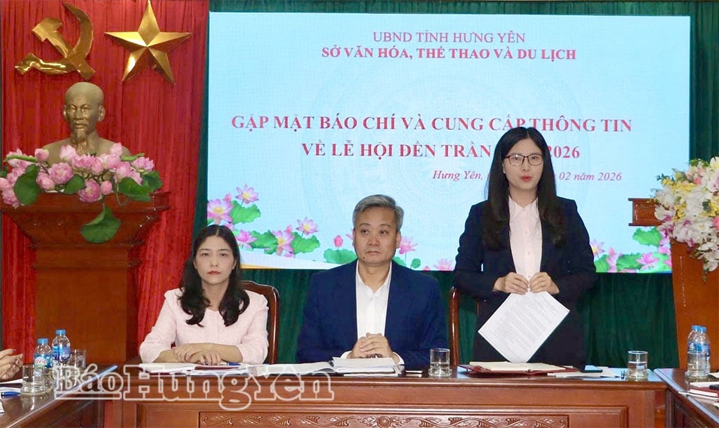Đại diện Ban Tuyên giáo và Dân vận Tỉnh ủy Hưng Yên trao đổi về công tác tuyên truyền, quảng bá Lễ hội đền Trần năm 2026. 