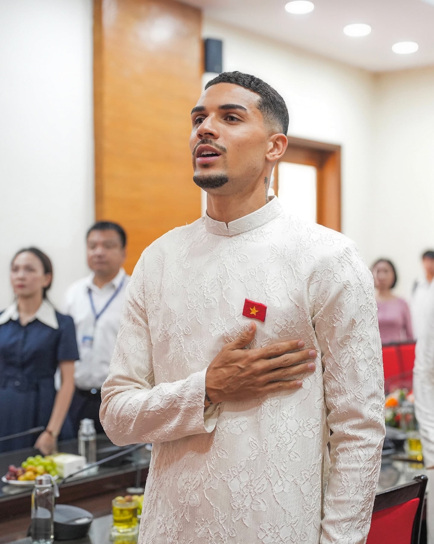 Đỗ Hoàng Hên: 'Tôi muốn khoác áo đội tuyển Việt Nam, cùng Xuân Son đấu Malaysia'- Ảnh 5.