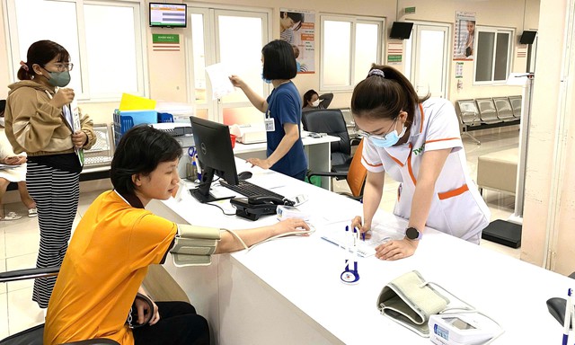 Internationales Standard-NICU-System am Tor zur westlichen Region: Massive Investition für die zukünftige Generation - Foto 2. Hệ thống NICU chuẩn quốc tế tại cửa ngõ miền Tây: Đầu tư khủng cho thế hệ tương lai- Ảnh 2.