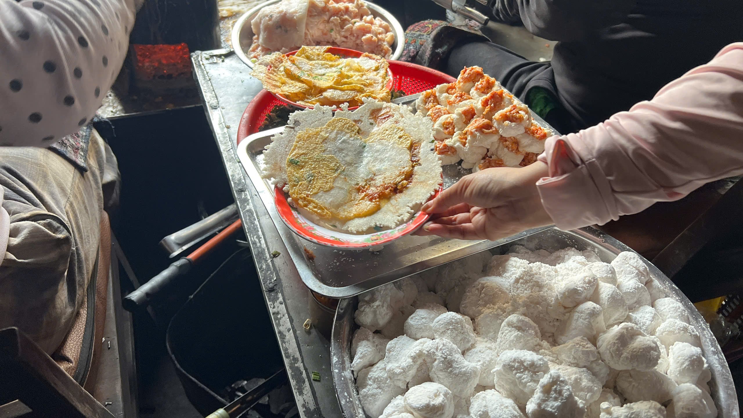 Prasowane ciastka ryżowe w stylu Hue – prawdziwa gratka dla turystów w czasie Tet (Księżycowego Nowego Roku) – zdjęcie 6.