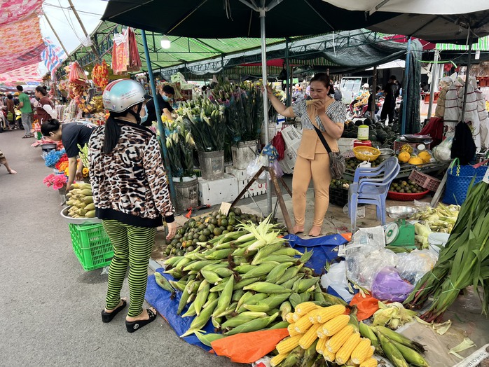 Chợ quê tấp nập ngày cuối năm - Ảnh 6.