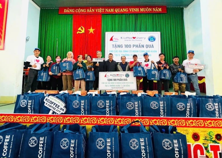 Phúc Sinh và K Coffee trao 750 phần quà, 130 triệu đồng chia sẻ yêu thương dịp Tết 2026- Ảnh 2.