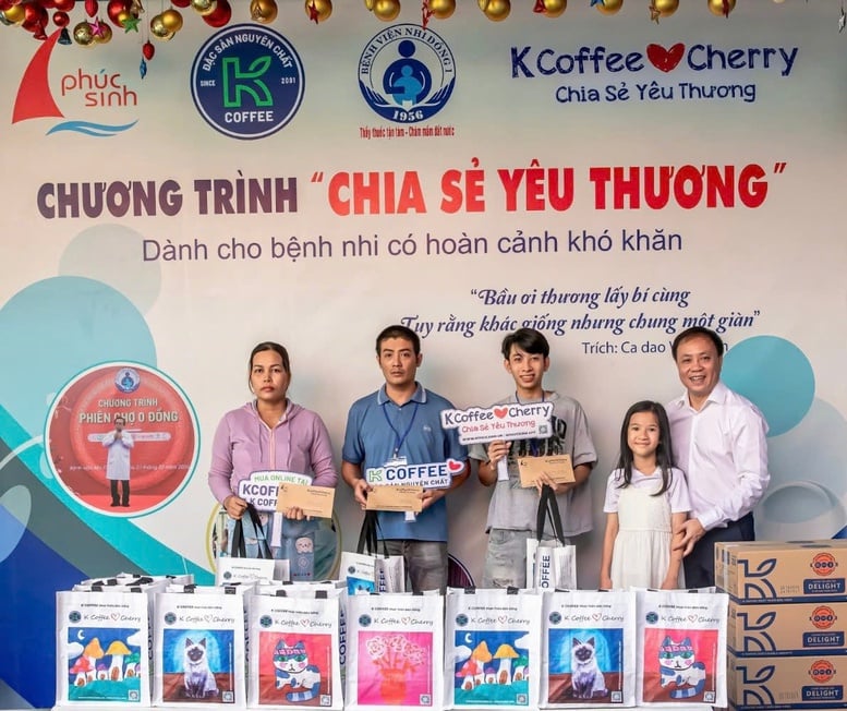 Phúc Sinh và K Coffee trao 750 phần quà, 130 triệu đồng chia sẻ yêu thương dịp Tết 2026- Ảnh 3.