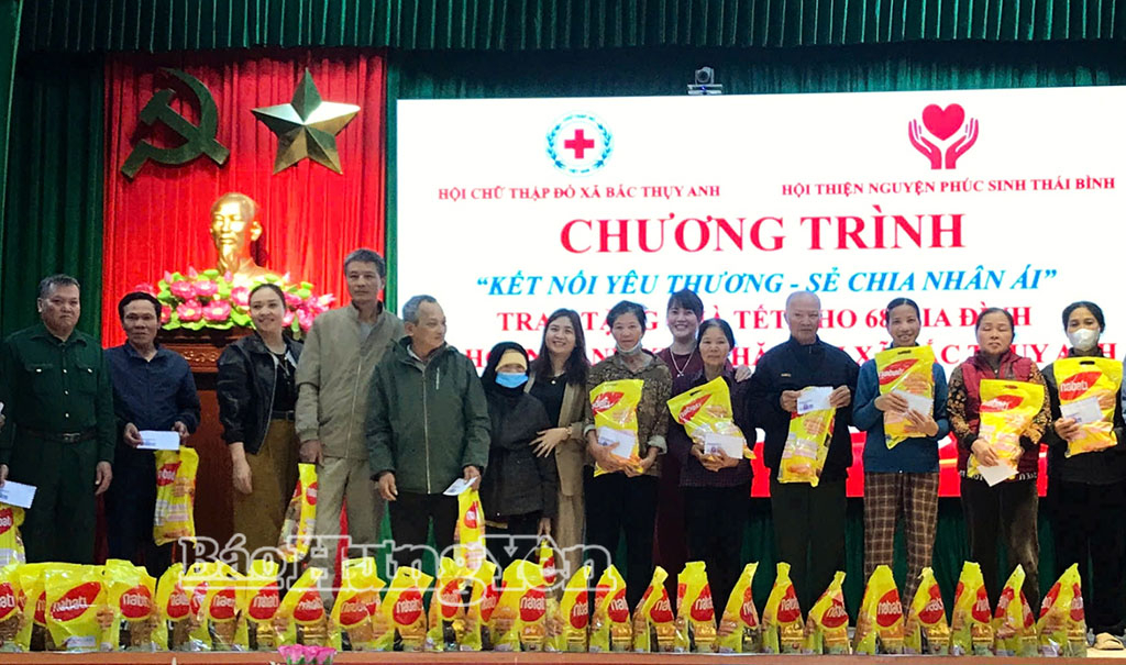 Il programma è stato organizzato dalla Croce Rossa del comune di Bac Thuy Anh, in collaborazione con l'Associazione di beneficenza Phuc Sinh Thai Binh.