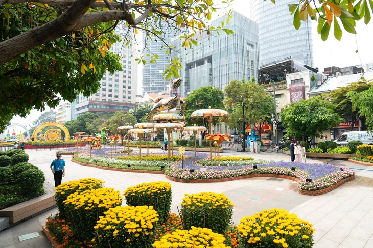 Rue des fleurs de Nguyen Hue - Photo 6.
