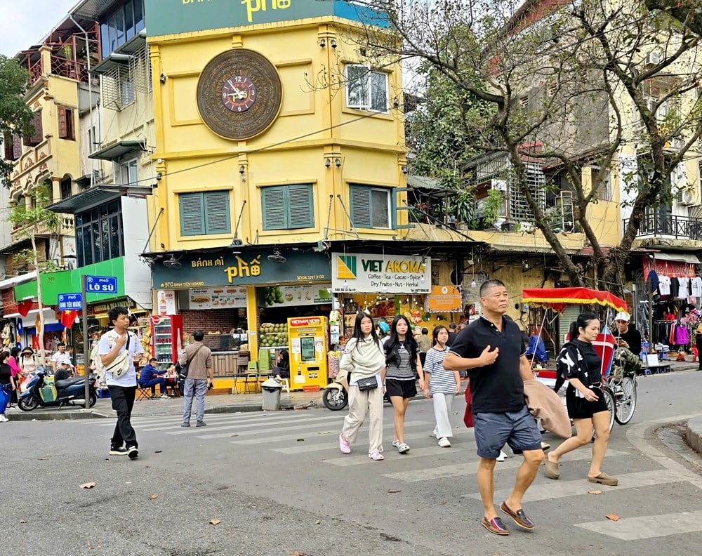 Gemütlicher Spaziergang durch die Straßen von Hanoi am Vorabend von Tet – Foto 12