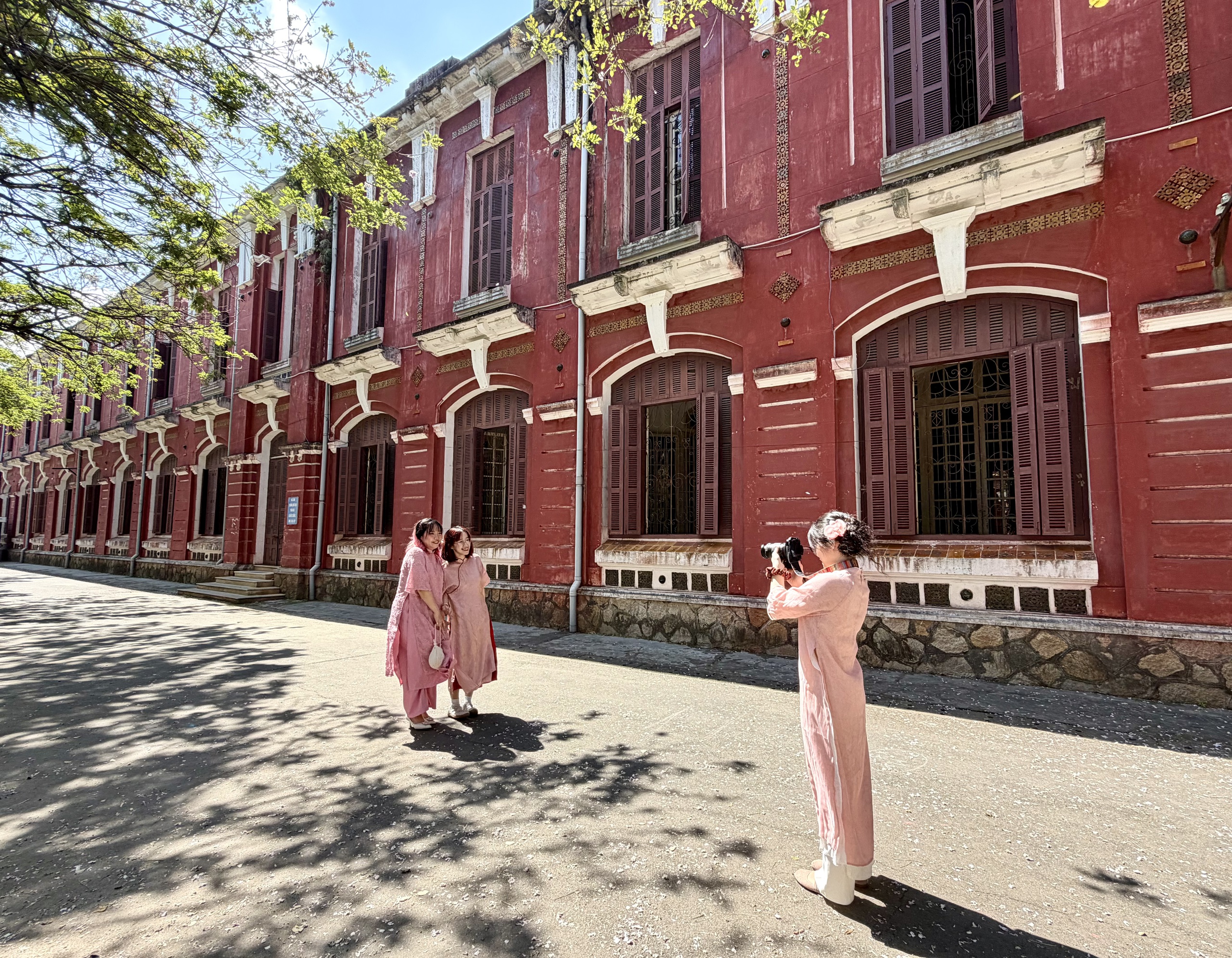 Tết 2026 tại Trường Quốc học Huế: Điểm đến check in cho các thế hệ học sinh - Ảnh 7.