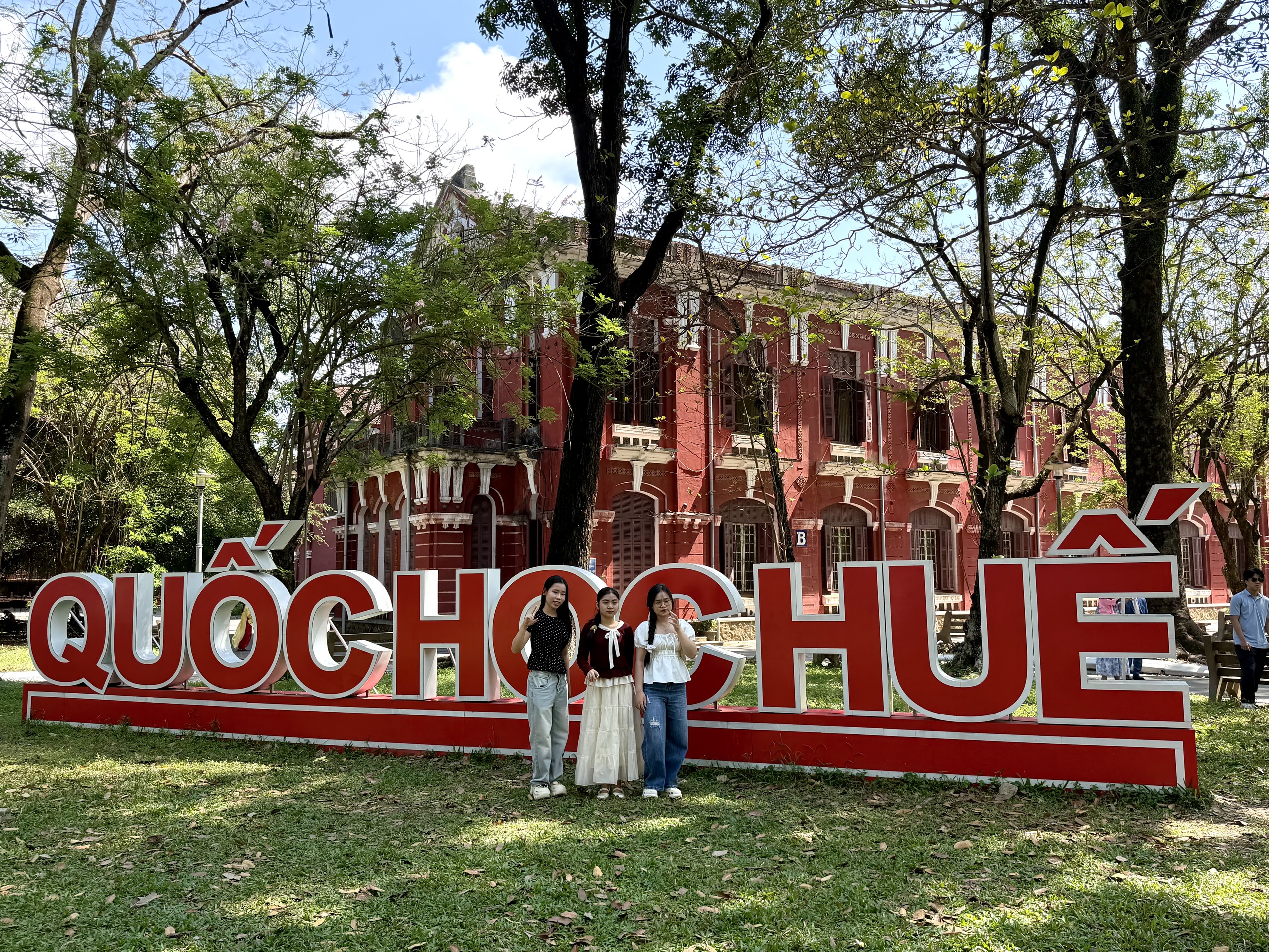 Tết 2026 tại Trường Quốc học Huế: Điểm đến check in cho các thế hệ học sinh - Ảnh 14.
