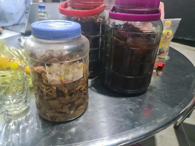 As Tet approaches, the risk of alcohol poisoning is increasing - Photo 2.