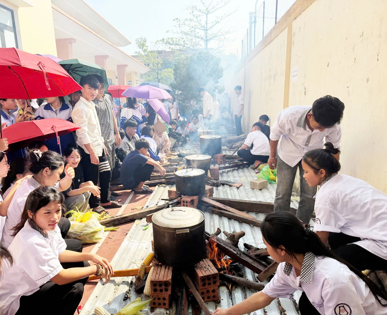 Vietnam mutfak kültürünün güzel bir yönü olan Tet Bayramı kutlaması - Fotoğraf: Nh.V