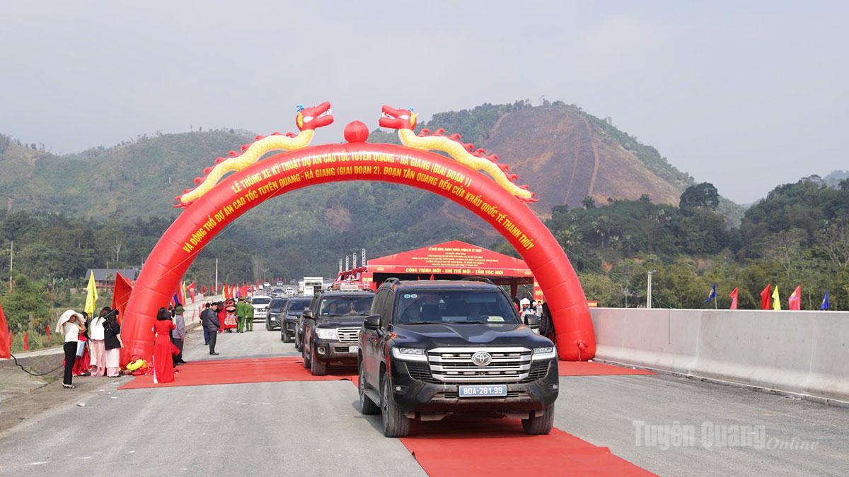 Des tests de circulation sont en cours sur l'autoroute Tuyen Quang - Ha Giang, phase 1.