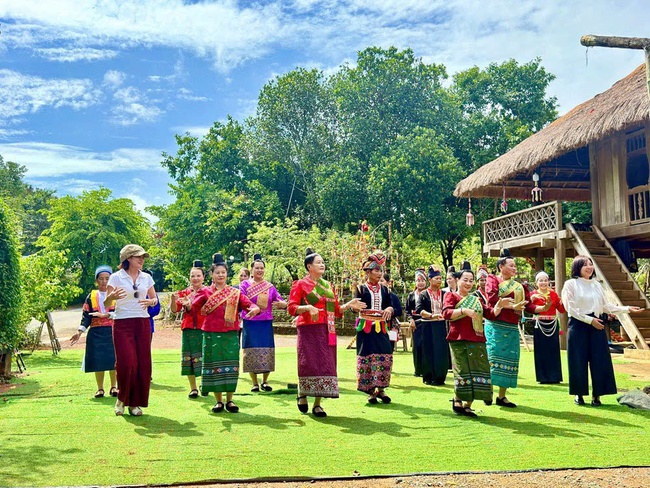 "Sắc xuân" trọn vẹn giữa lòng Hà Nội - Ảnh 5.