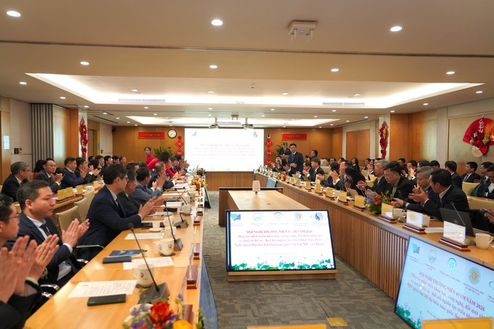 Minister Nguyen Manh Hung: 4V1M must become the