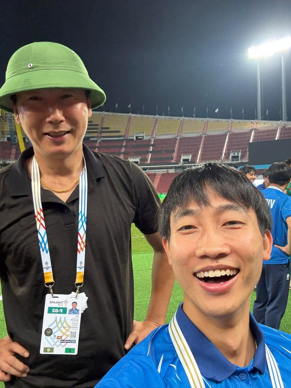 Coach Kim Sang-sik and the touching story he told on Lunar New Year's Day, remembering his wife, children, and homeland, South Korea… - Photo 2.