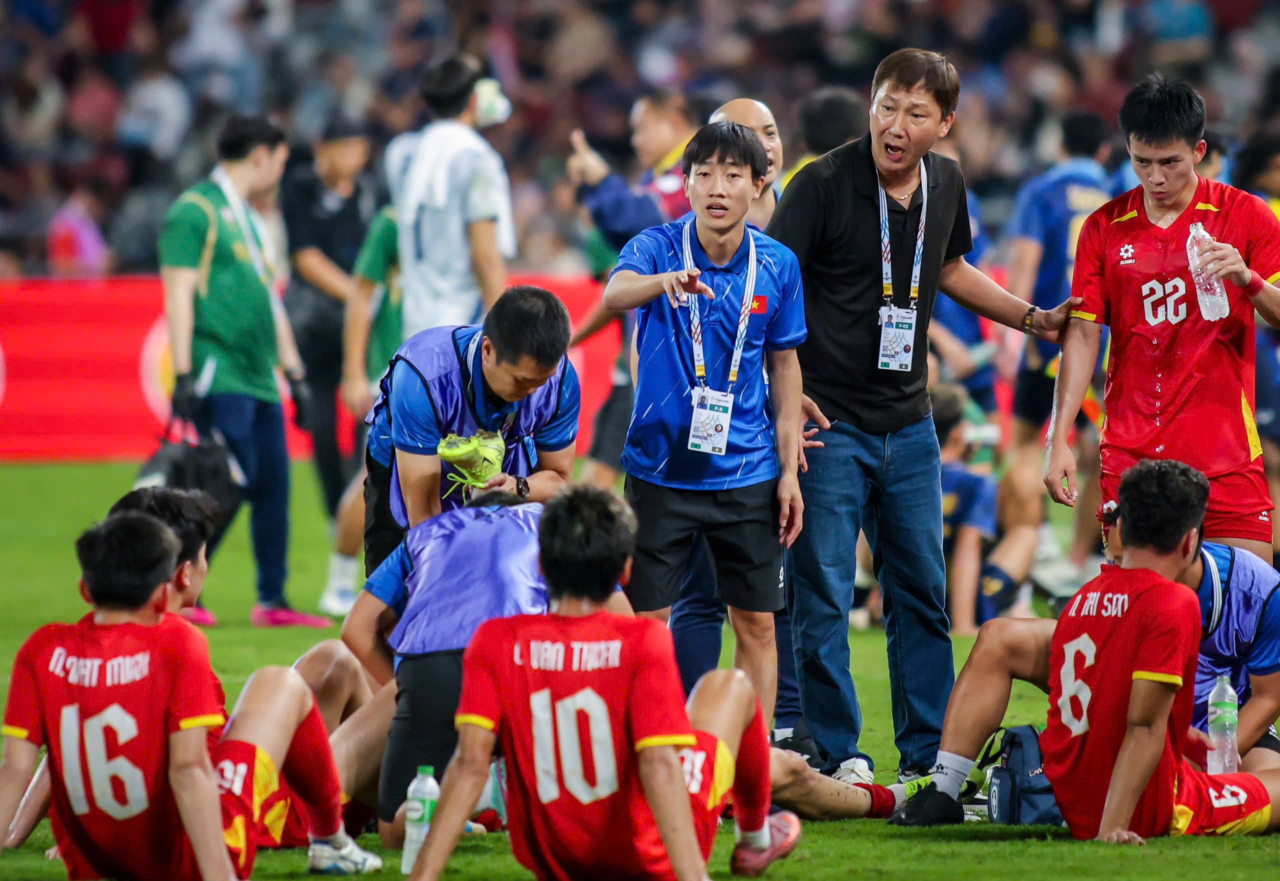 Coach Kim Sang-sik and the touching story told on Lunar New Year's Day, remembering his wife, children, and homeland, South Korea… - Photo 3.