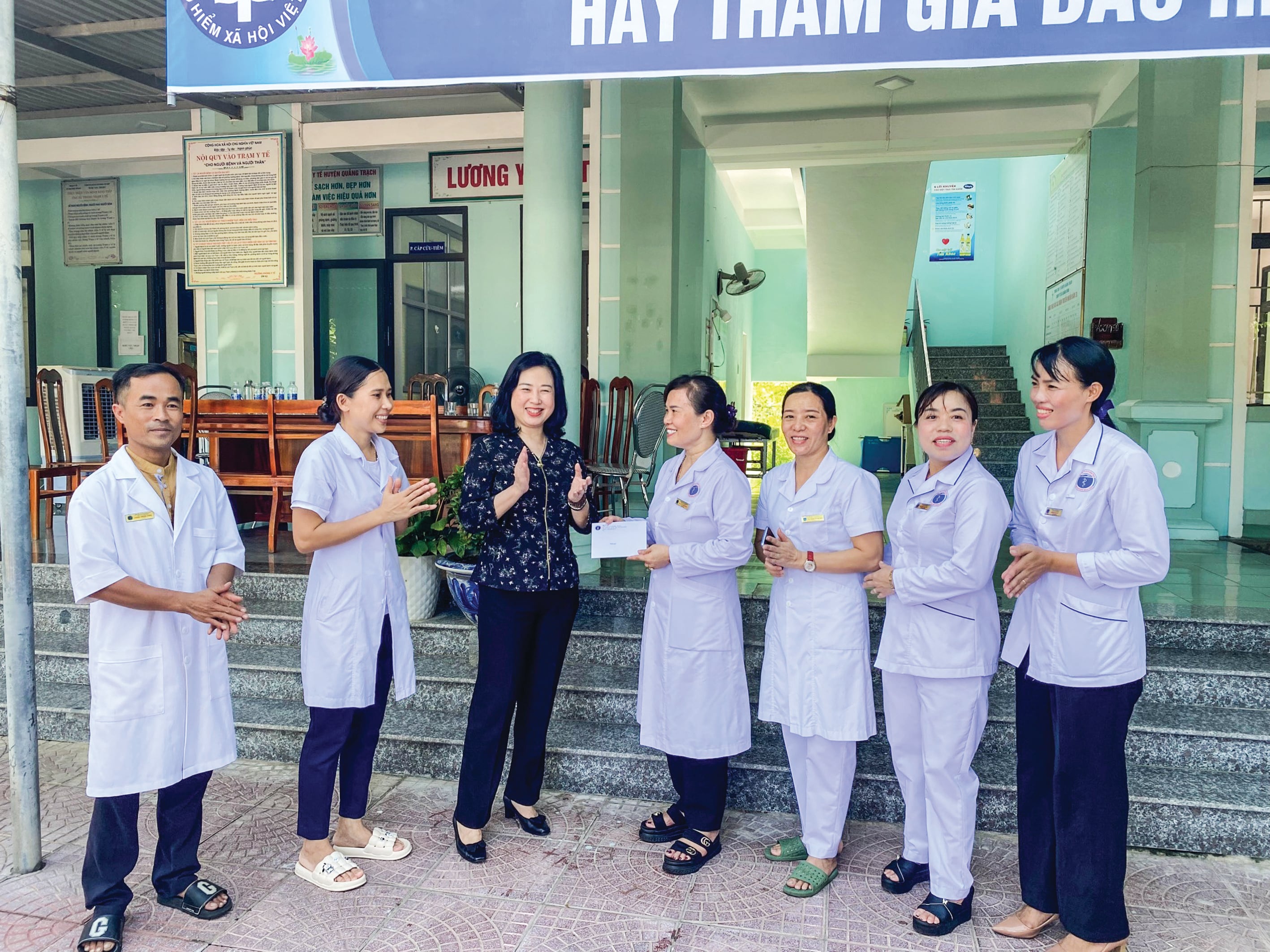 Ministro Dao Hong Lan: La atención médica vietnamita y la aspiración de prosperar en la nueva era - Foto 2.