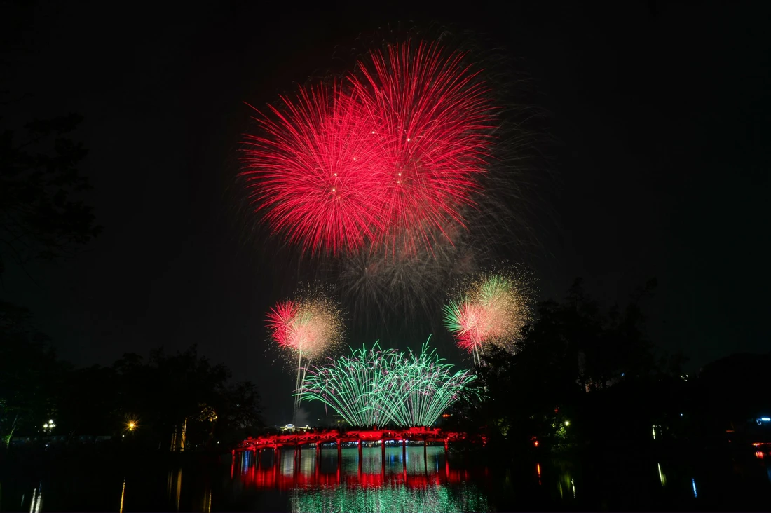 giao thừa - Ảnh 1.