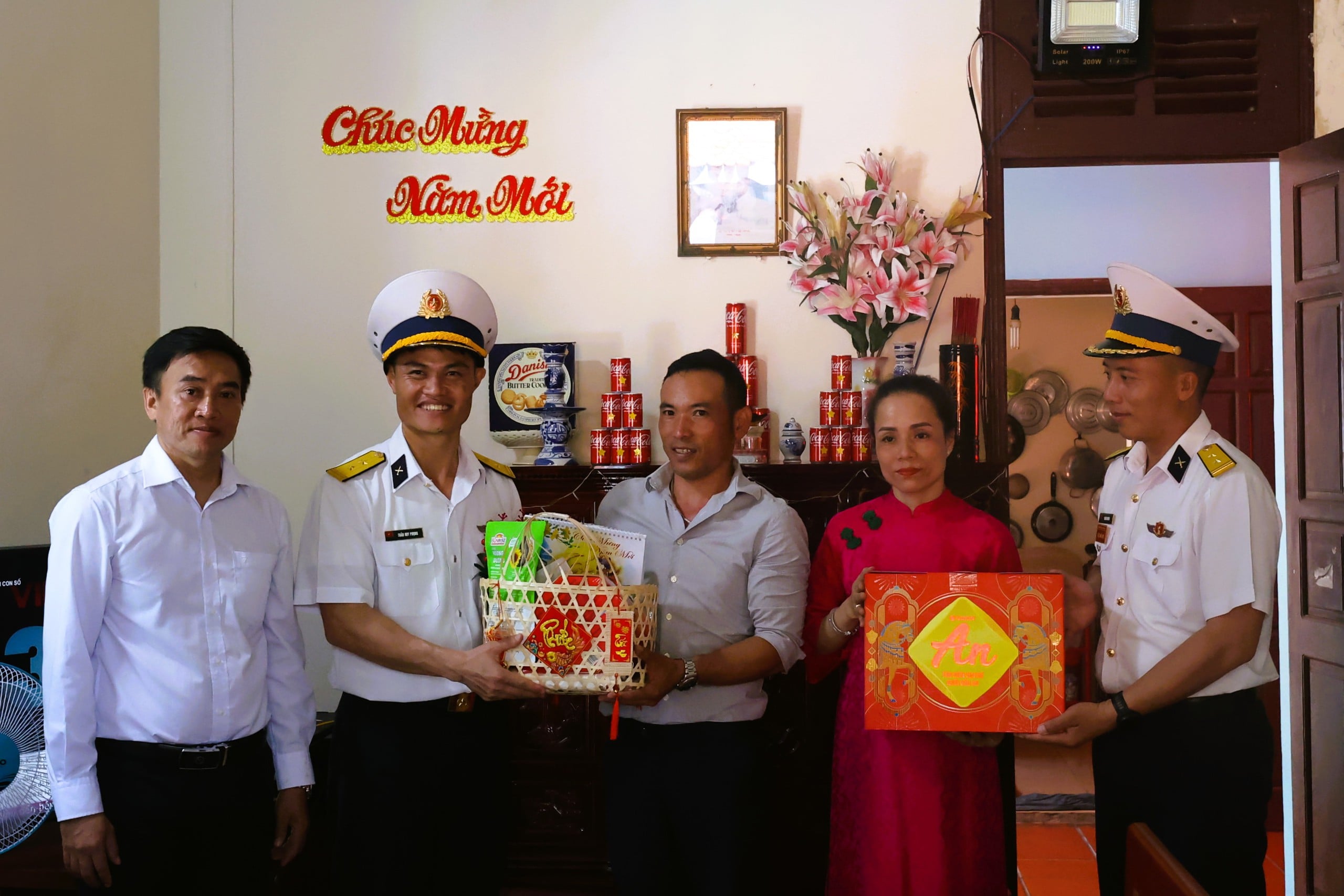 Tet in Truong Sa - Part 6: Special Gifts - Photo 16.