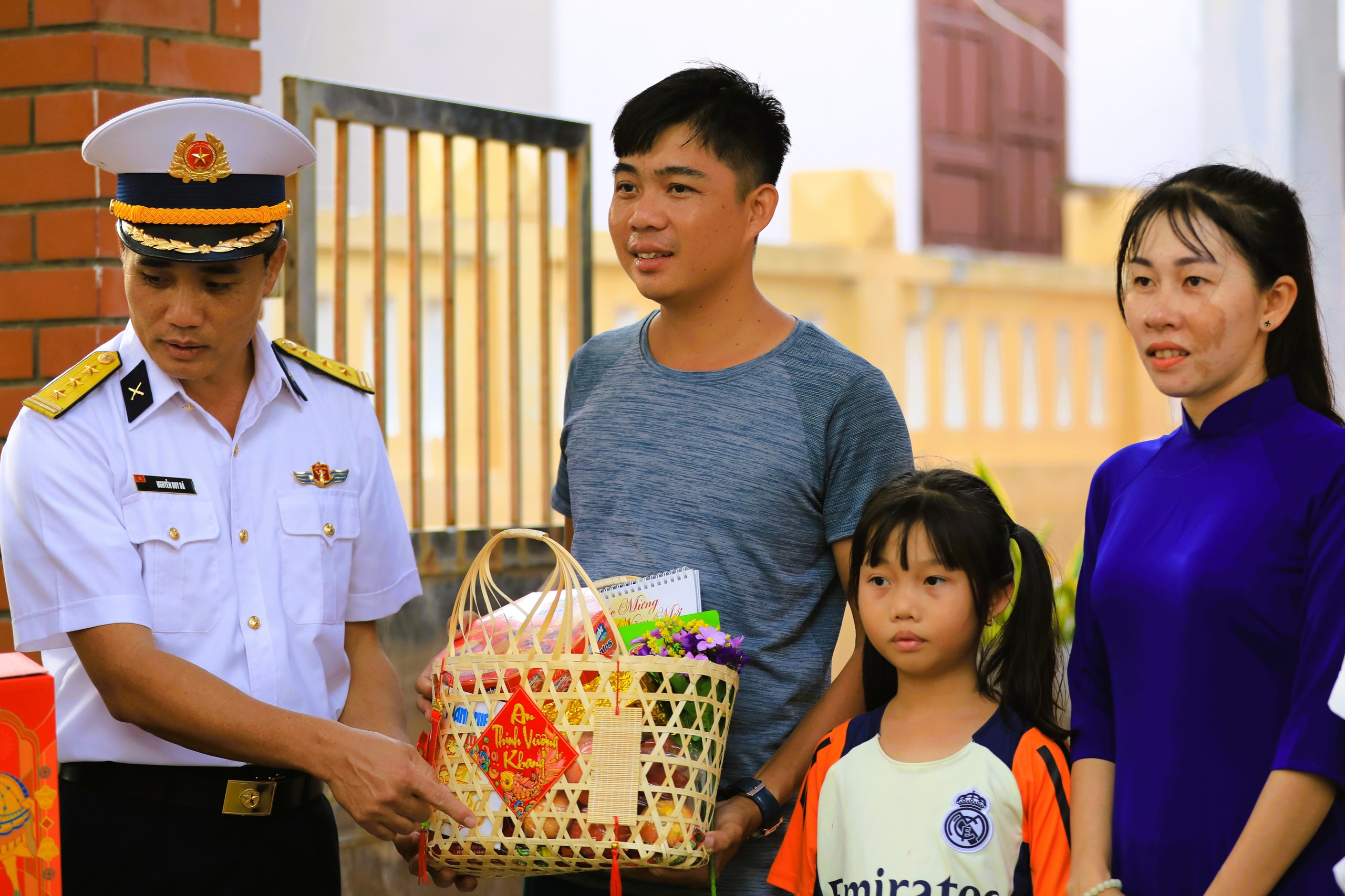 Tet in Truong Sa - Part 6: Special Gifts - Photo 21.