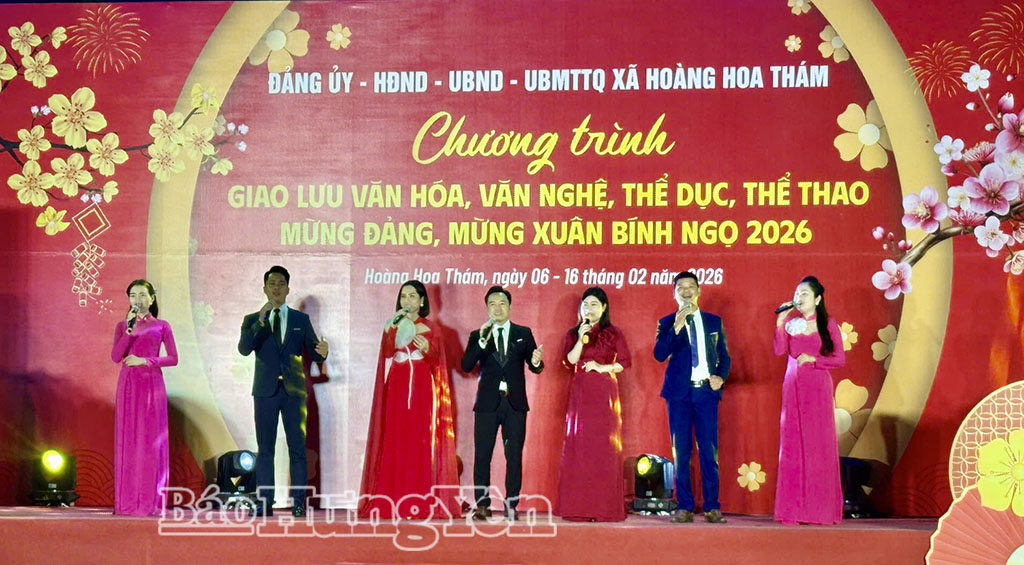 Một tiết mục văn nghệ tại chương trình. Ảnh: Hương Giang 