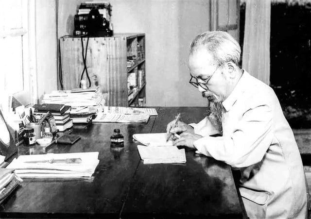 Orientação profissional para a revitalização e o desenvolvimento nacional - Foto 1. Định hướng sự nghiệp chấn hưng và phát triển đất nước- Ảnh 1.