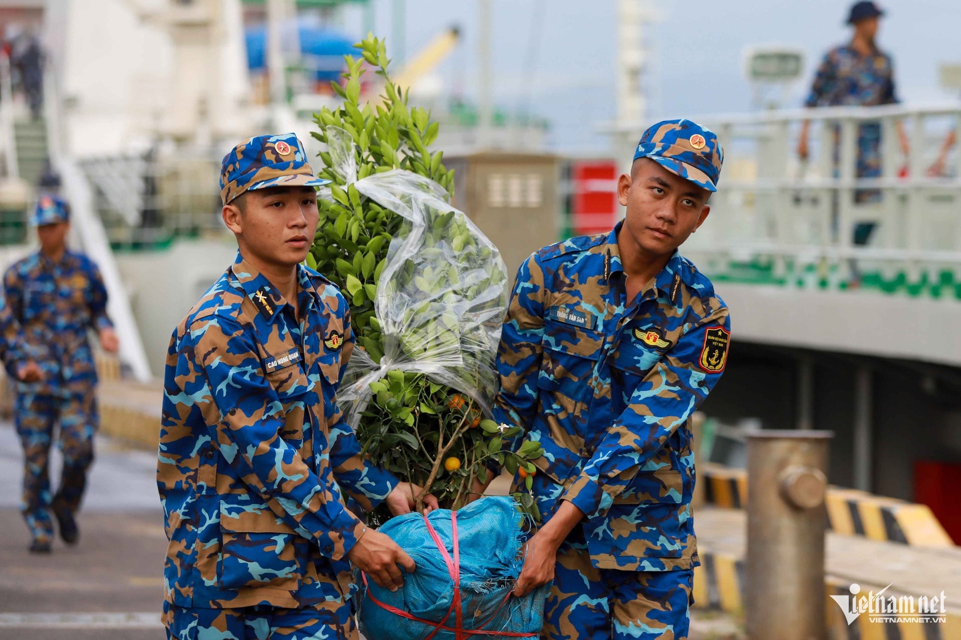 https://static-images.vnncdn.net/vps_images_publish/000001/000003/2026/2/16/w-truong-sa-2-1613.jpg