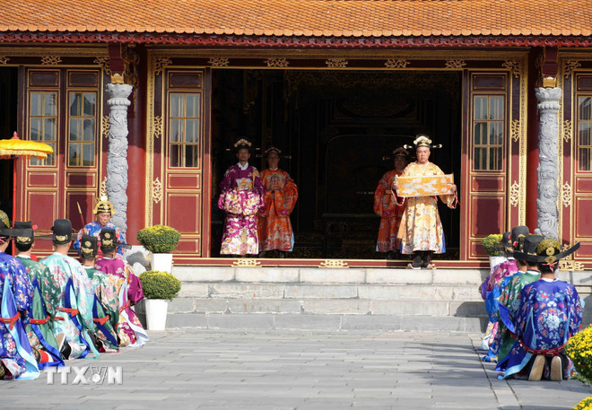 ttxvn-le-thiet-trieu-nguyen-dan-trieu-nguyen-tai-dai-noi-hue-11.jpg
