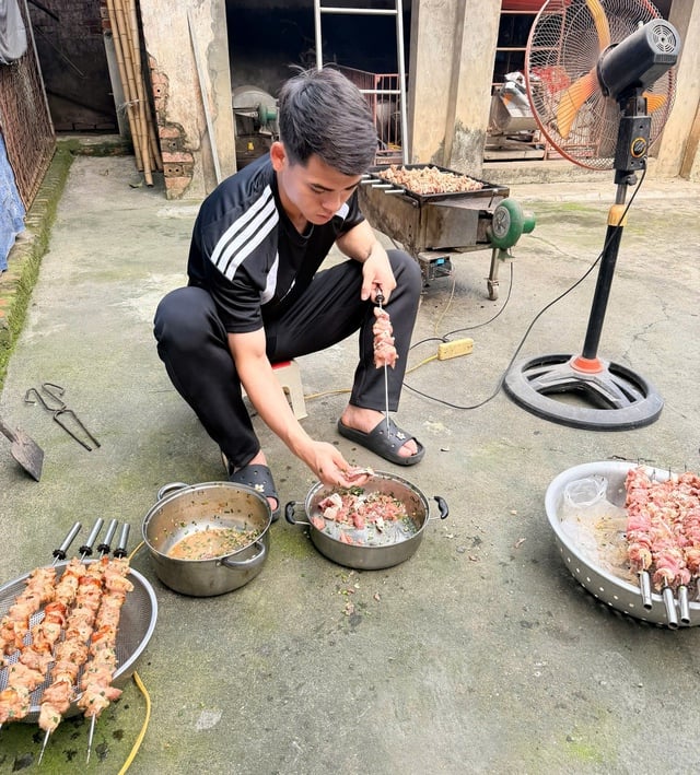 Tết bình yên của đội trưởng U.23 Việt Nam Khuất Văn Khang: Giữ lời hứa đặc biệt với bà!- Ảnh 3.