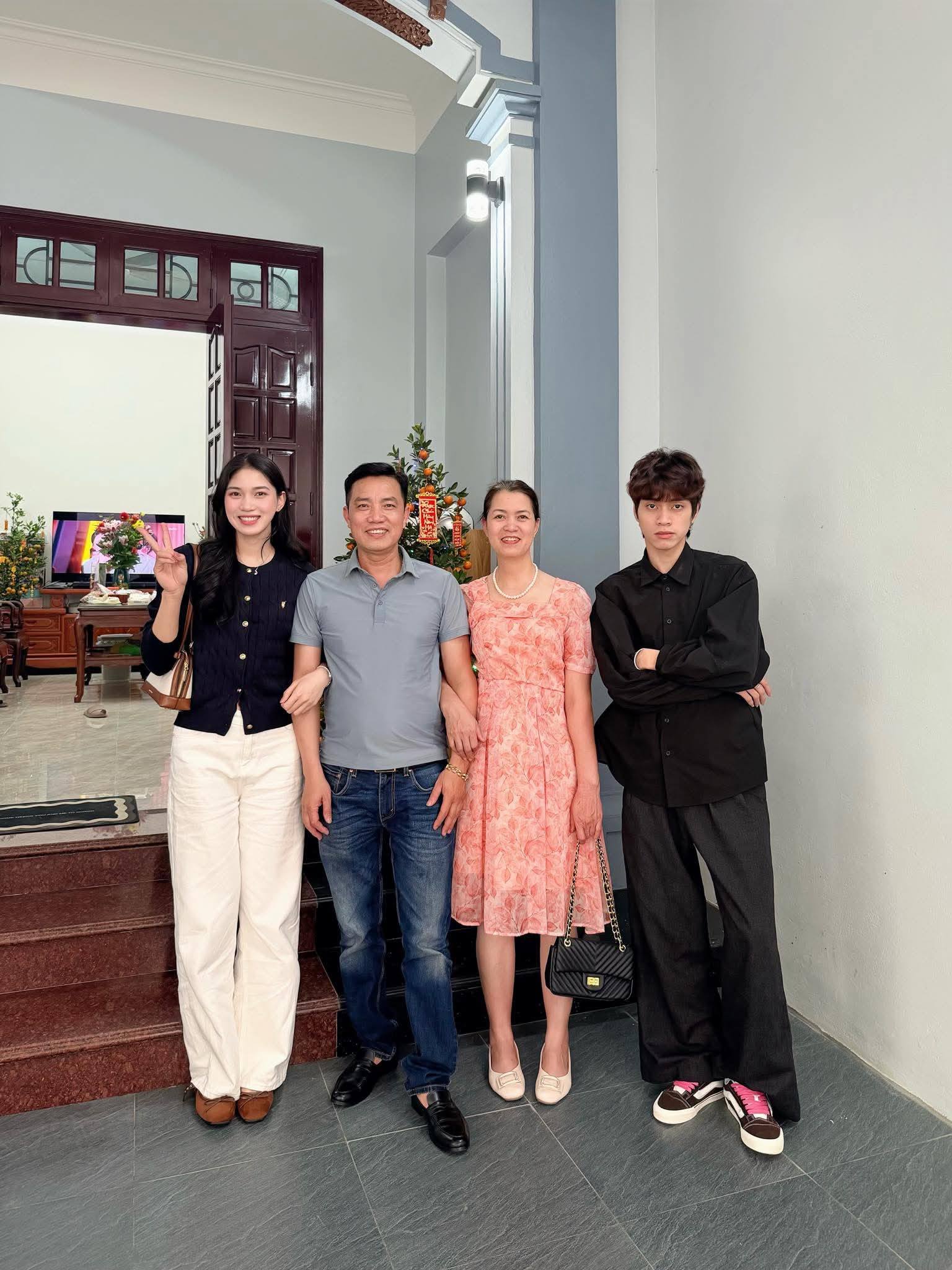Dàn mỹ nhân bóng chuyền Việt Nam khoe nhan sắc 'vạn người' mê ngày đầu năm- Ảnh 7.