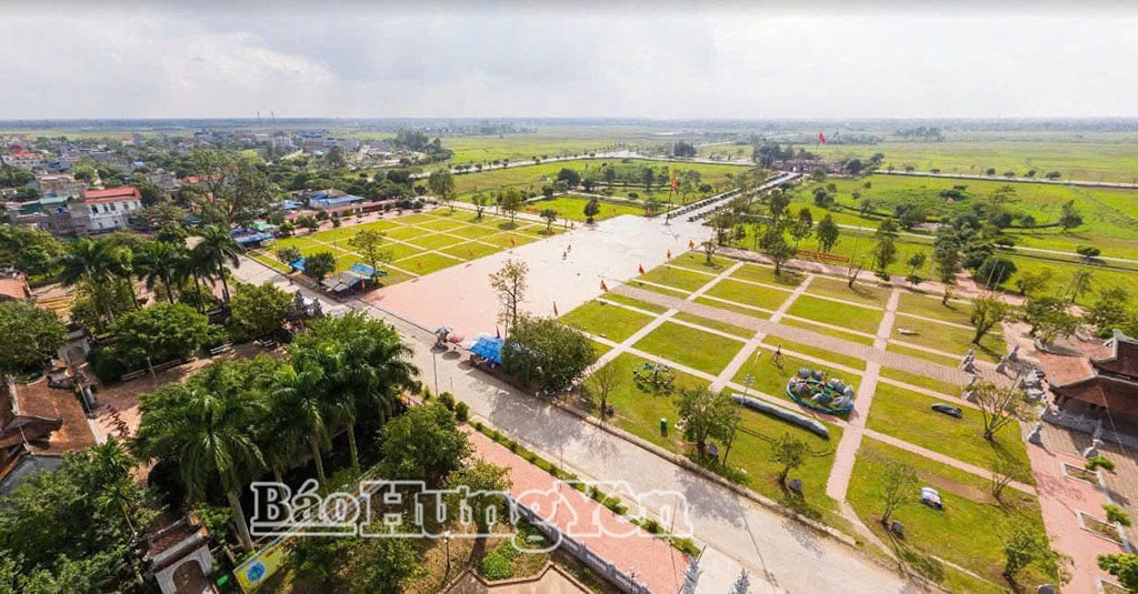 Khu lăng mộ và đền thờ các vị vua triều Trần có diện tích rộng lớn. 