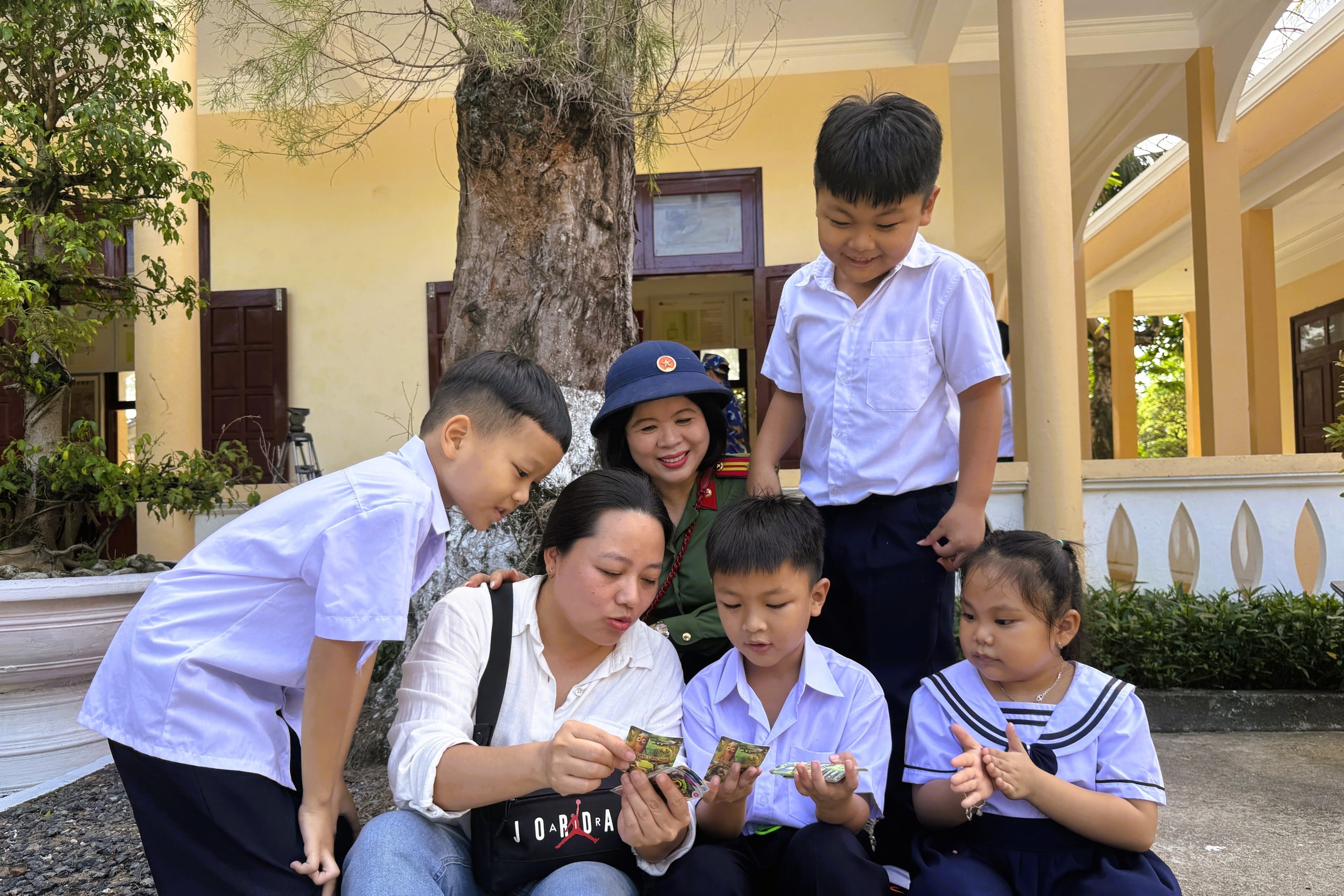 Tết ở Trường Sa - Kỳ 7: Ươm bàng vuông, Sinh Tồn xanh xanh- Ảnh 7.