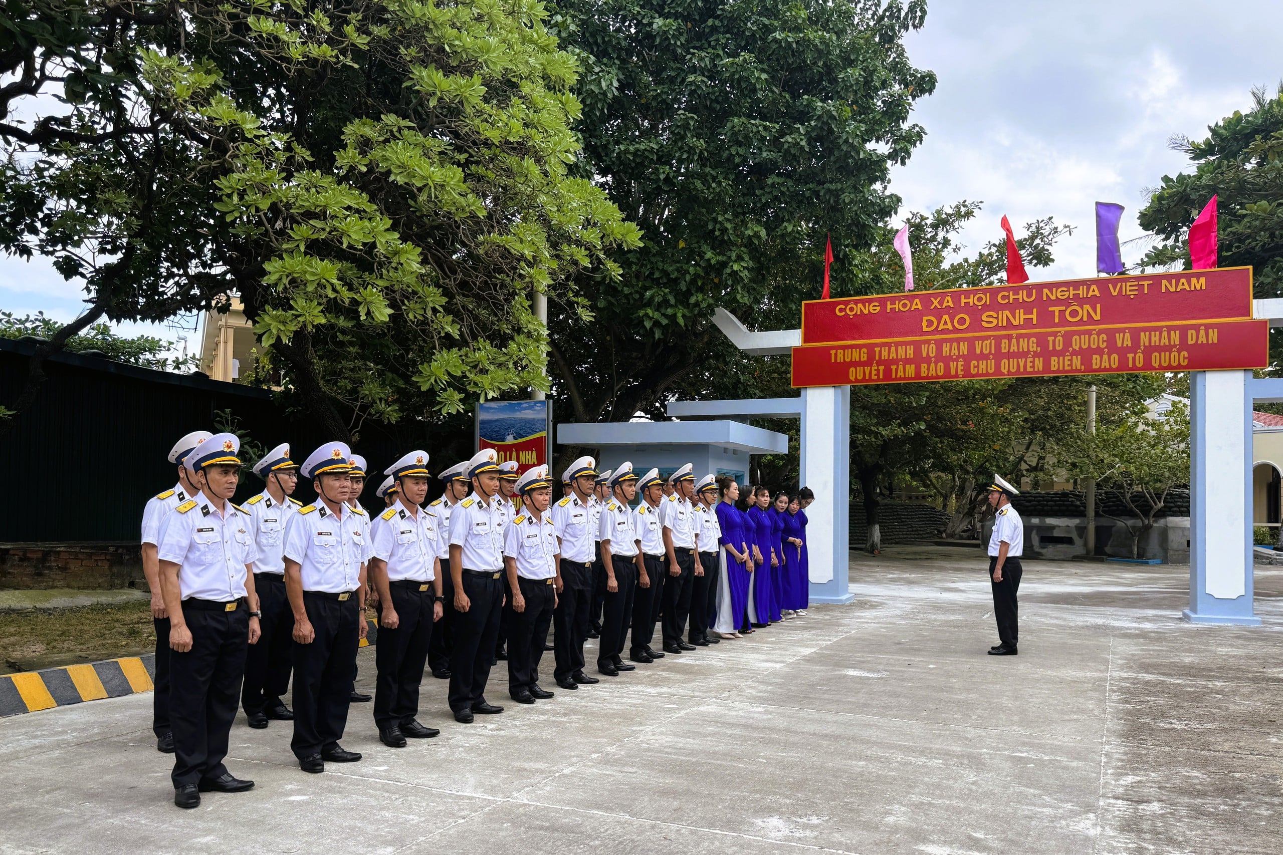 Tết ở Trường Sa - Kỳ 7: Ươm bàng vuông, Sinh Tồn xanh xanh- Ảnh 8.