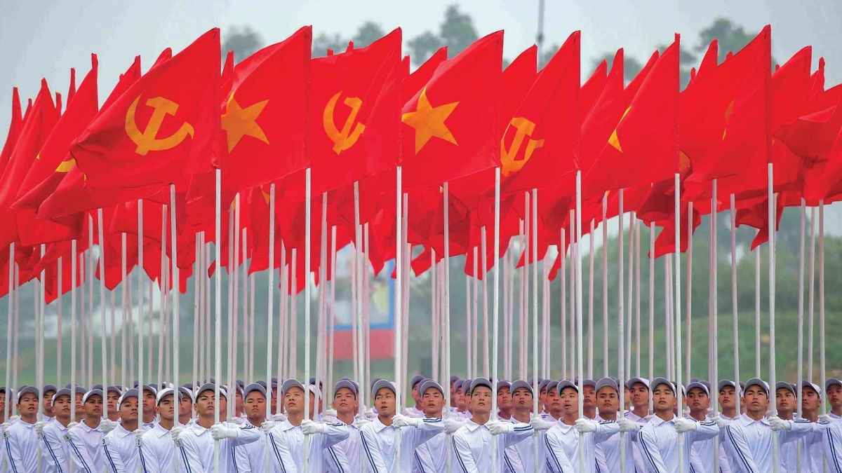De buitenlandse betrekkingen van Vietnam - Reiken zo ver als de hoeven van het paard van Sint Gióng