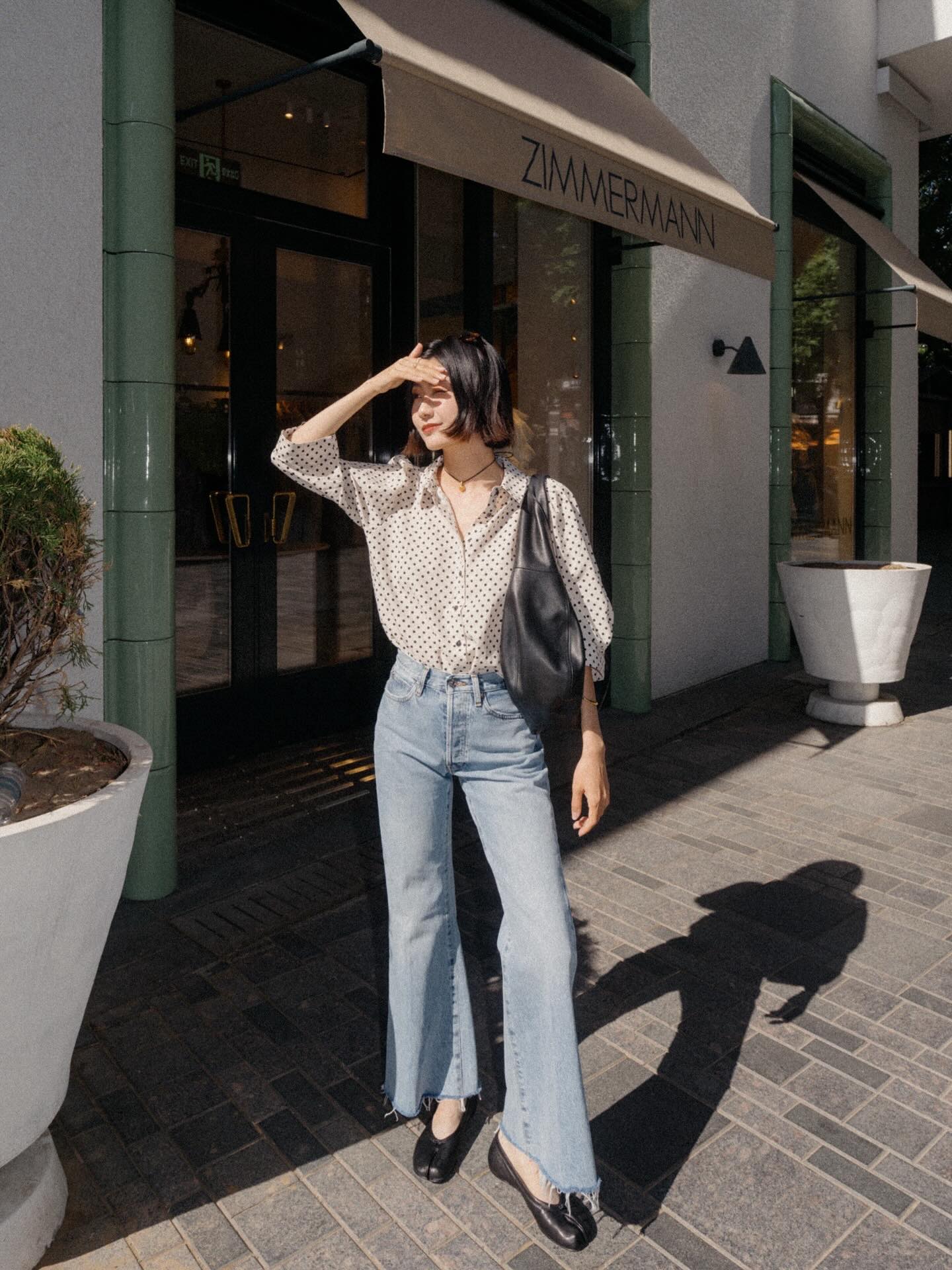 5 capi di moda per il Tet che aiutano le donne a distinguersi e ad apparire giovani durante le festività - Foto 9. 5 Item thời trang Tết giúp chị em nổi bật và trẻ trung trong mùa lễ hội - Ảnh 9.