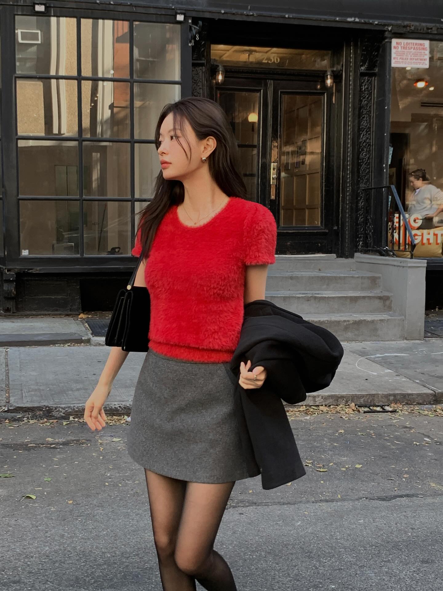 5 capi essenziali per il Tet che ti aiuteranno a distinguerti questa primavera - Foto 6. 5 Item thời trang Tết không thể thiếu giúp bạn nổi bật trong dịp xuân này - Ảnh 6.