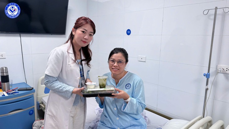 Những bữa cơm đầu năm sưởi ấm người bệnh đón Tết xa nhà - Ảnh 2.