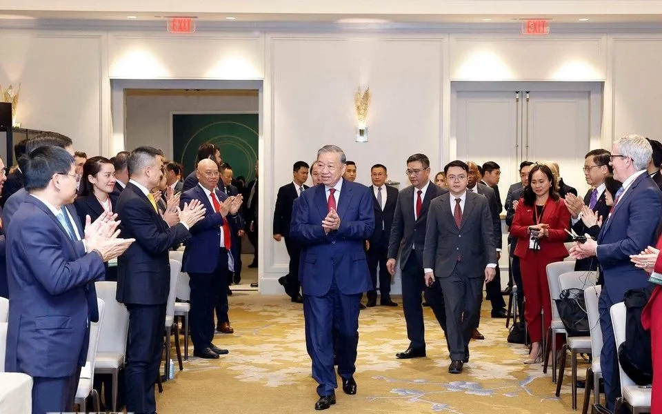Tổng Bí thư Tô Lâm đến dự lễ ký và trao các hợp đồng và thỏa thuận hợp tác giữa Việt Nam và Hoa Kỳ. (Ảnh: TTXVN)
