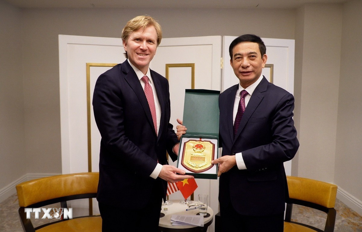 dai tuong phan van giang tiep thu truong thu nhat bo chien tranh hoa ky 1.jpg