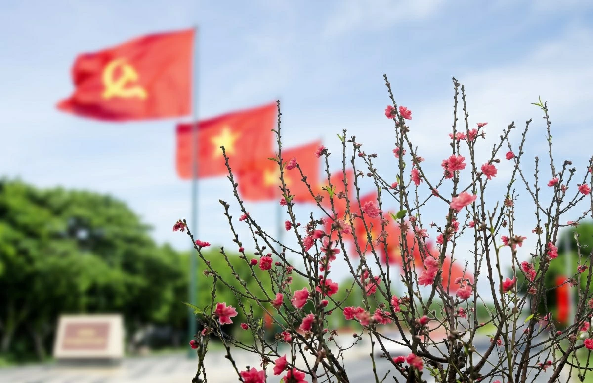 24.(2 trang Đại sứ nước ngoài) Số Tết(V)-OK: Điểm đến của hạnh phúc và hòa bình