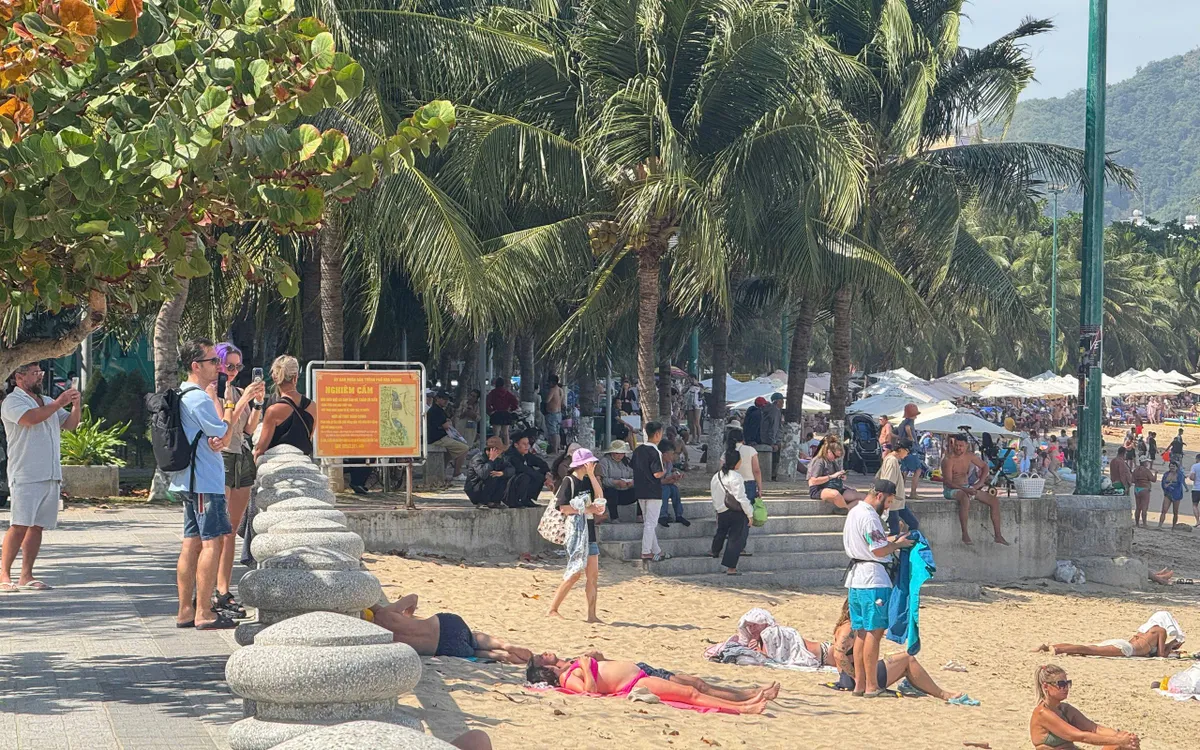 Durante le festività del Capodanno lunare del 2026 (Anno del Cavallo), Khanh Hoa ha registrato una crescita notevole del turismo. Kỳ nghỉ Tết Bính Ngọ 2026 ghi nhận sự tăng trưởng ấn tượng của du lịch Khánh Hòa.