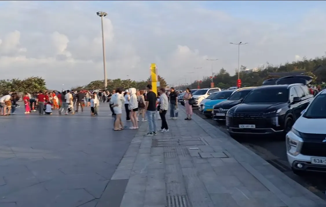 Tết nhộn nhịp phía đông Đắk Lắk - Ảnh 1.