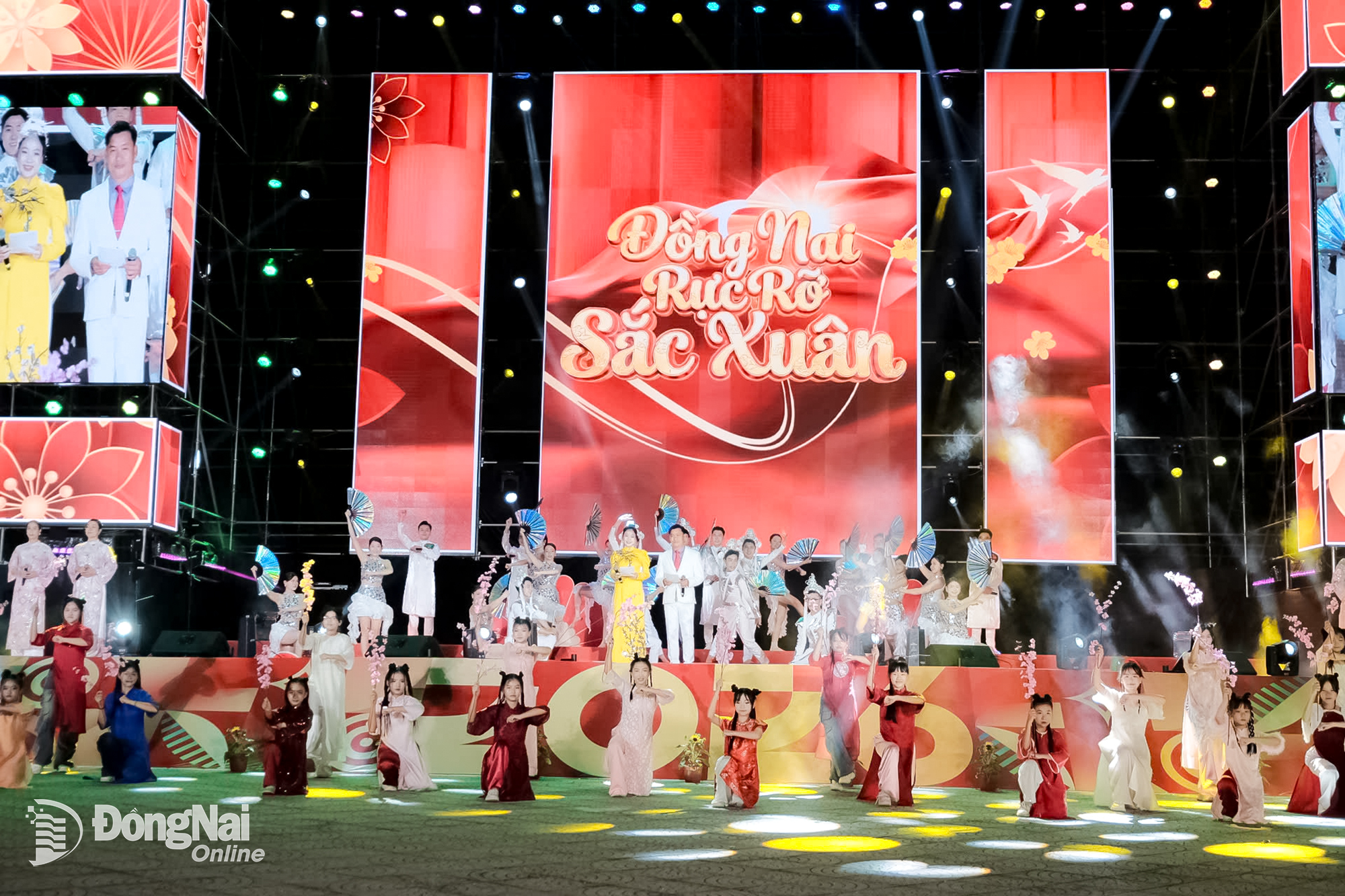 The program featured a series of elaborately staged and spectacular singing, dancing, and musical performances. Photo: Quang Xuan