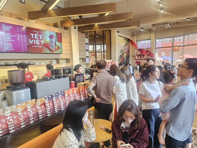 Ristoranti e locali di Gia Lai affollati dopo il Tet 2026: un'esperienza culinaria unica - Foto 7. Hàng quán Gia Lai đông khách sau Tết 2026: Trải nghiệm ẩm thực độc đáo - Ảnh 7.