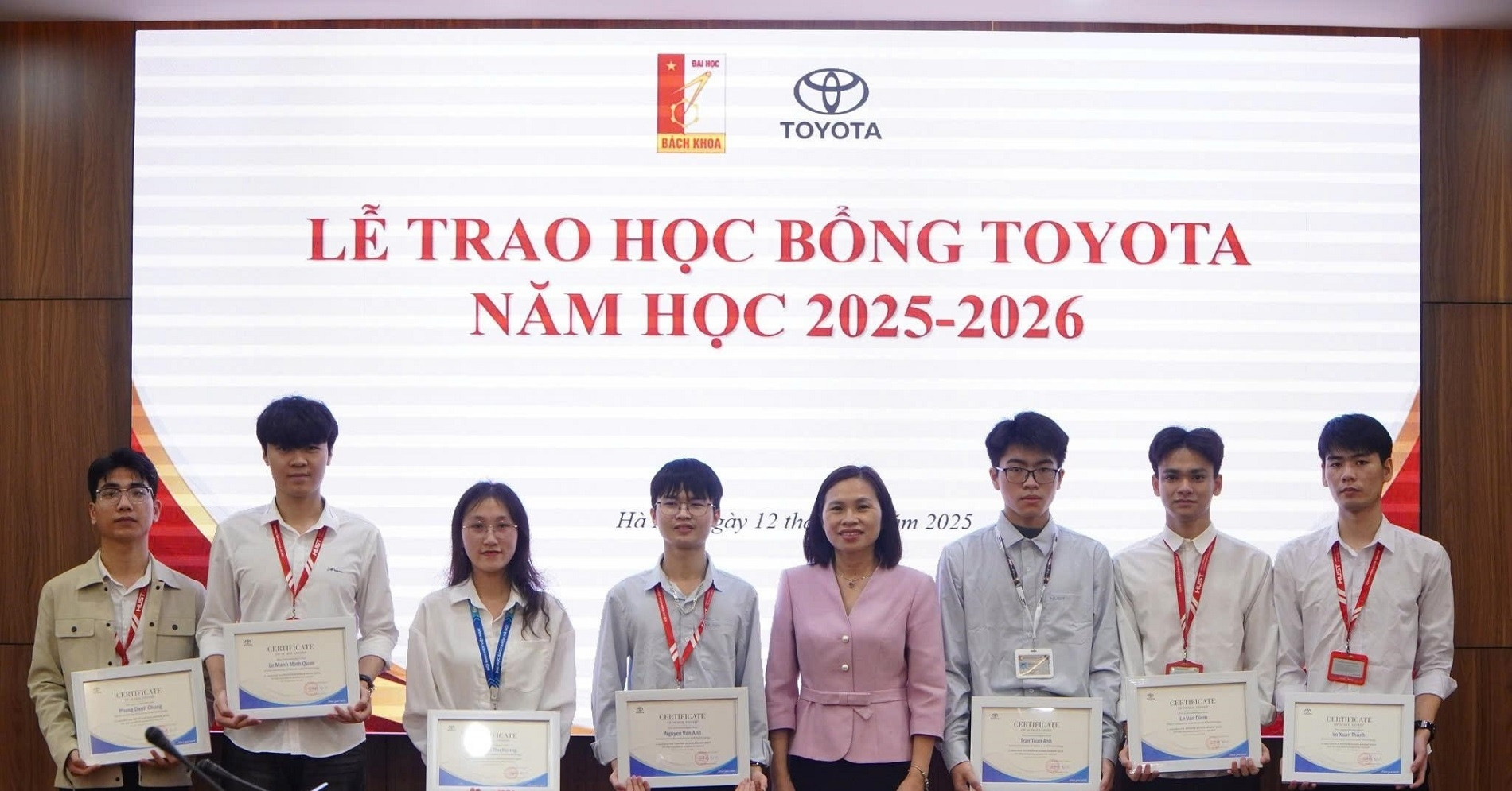 De 123 Toyota-beurzen zetten Toyota's traject van 29 jaar aanhoudende investeringen in Vietnam voort