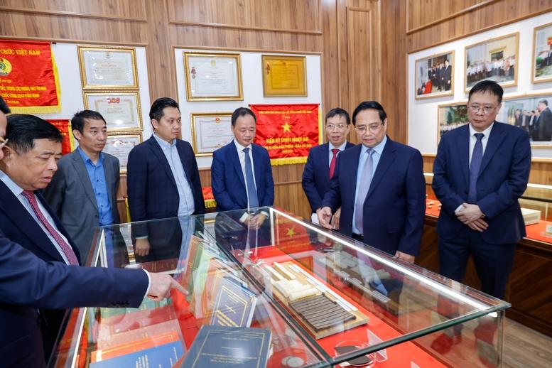 Prime Minister: The Vietnam Academy of Science and Technology Thủ tướng: Viện Hàn lâm Khoa học và Công nghệ Việt Nam