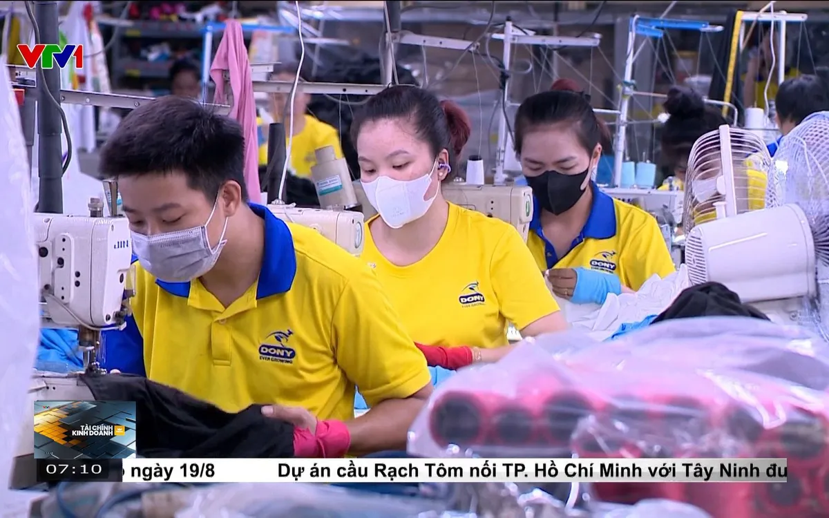 Việc làm tăng, doanh nghiệp rộng cửa tuyển dụng