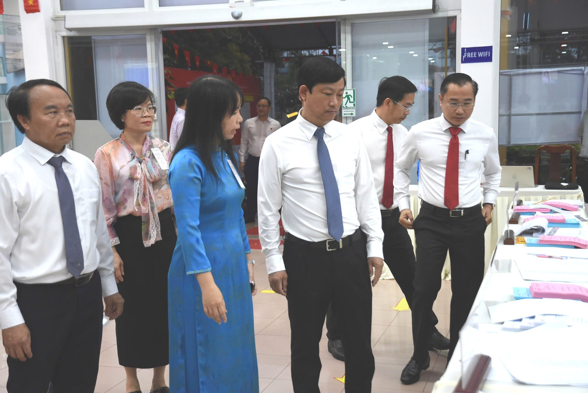 Bầu cử sớm TPHCM 2026: Khai mạc thành công tại 4 khu vực bỏ phiếu - Ảnh 1.